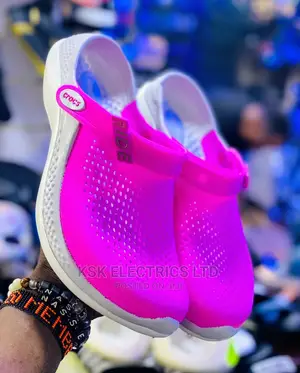 Crocs Push In
