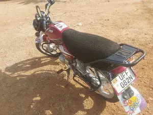 TVS HLX 125 2021 Red