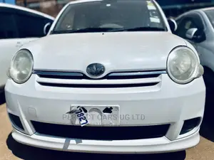 Toyota Sienta 1.5 AWD 2008 Off white