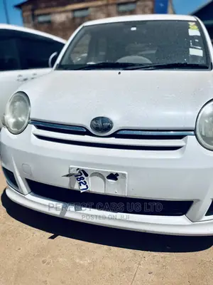 Toyota Sienta 1.5 AWD 2008 Off white
