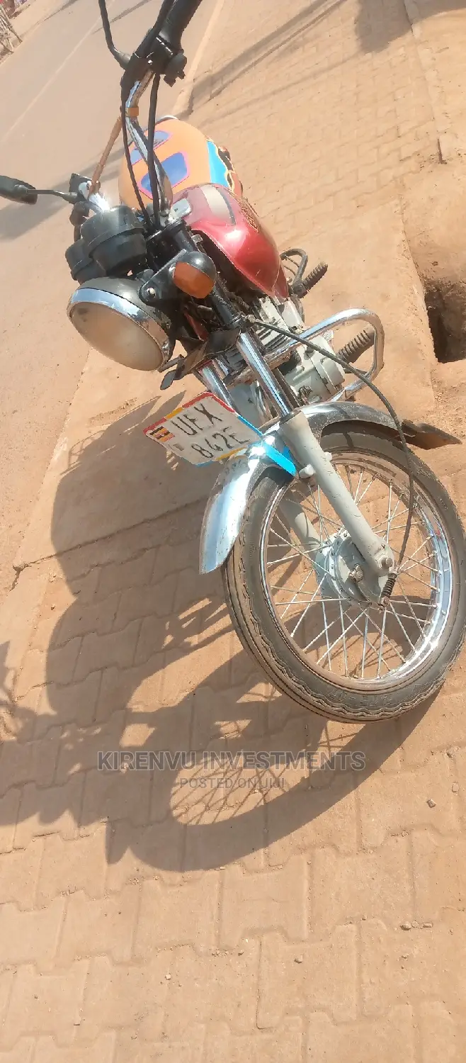 Bajaj Boxer 100 2018 Red