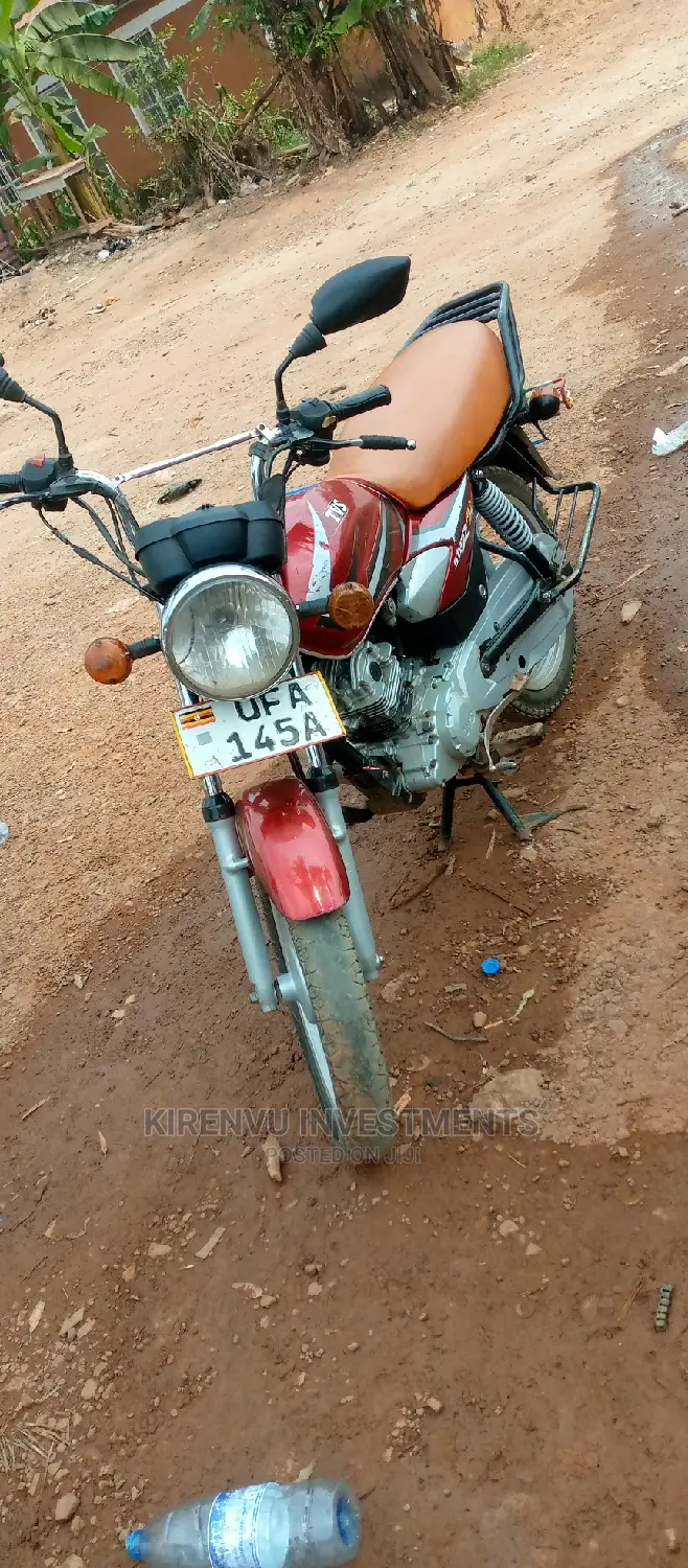TVS HLX 125 2018 Red