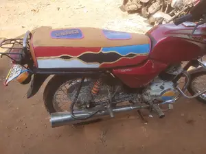 Bajaj Boxer 100 2018 Red