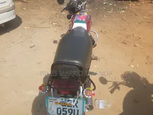 Bajaj Boxer 2018 Red