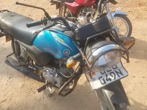Yamaha Crux 2018 Red