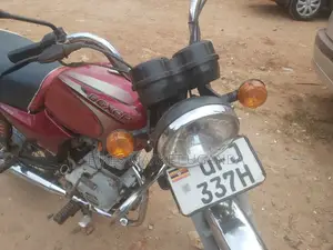 Bajaj Boxer 100 2022 Red