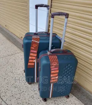 4-Wheel Spinner Medium Size Plastic Travel Suitcase Bag