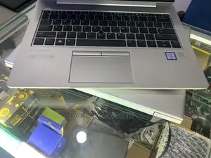 Laptop HP EliteBook 830 G5 8GB Intel Core I7 SSD 256GB