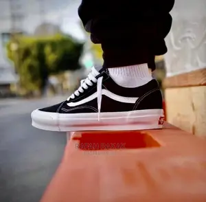 Original Unisex Black White Vans Off the Wall