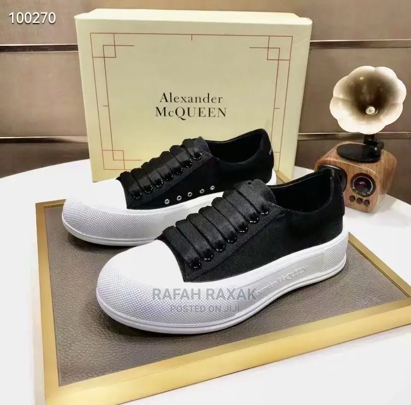 New Original Classy Alexander McQueen Black White