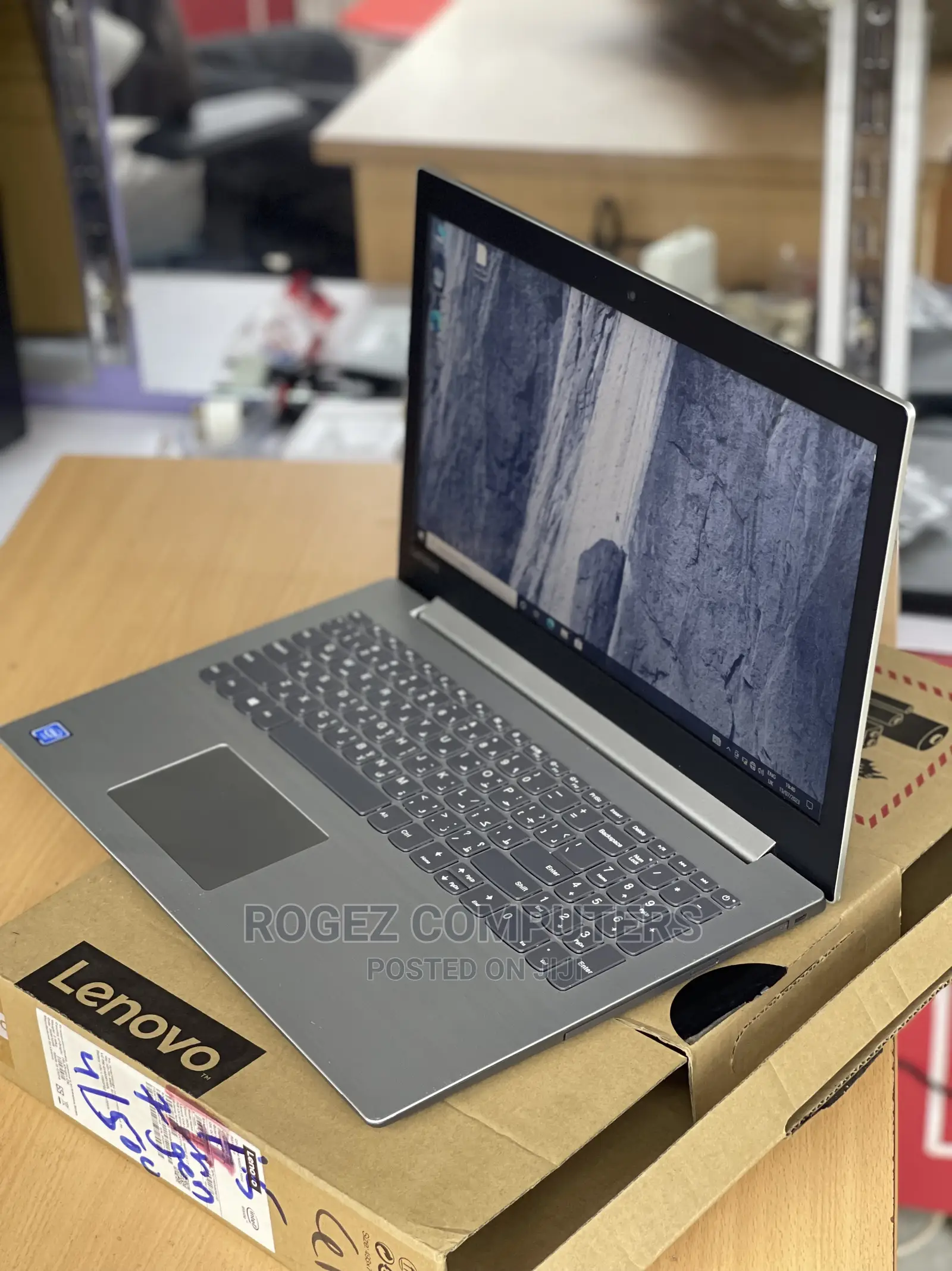 New Laptop Lenovo IdeaPad 330C 8GB Intel Core I5 HDD 1T