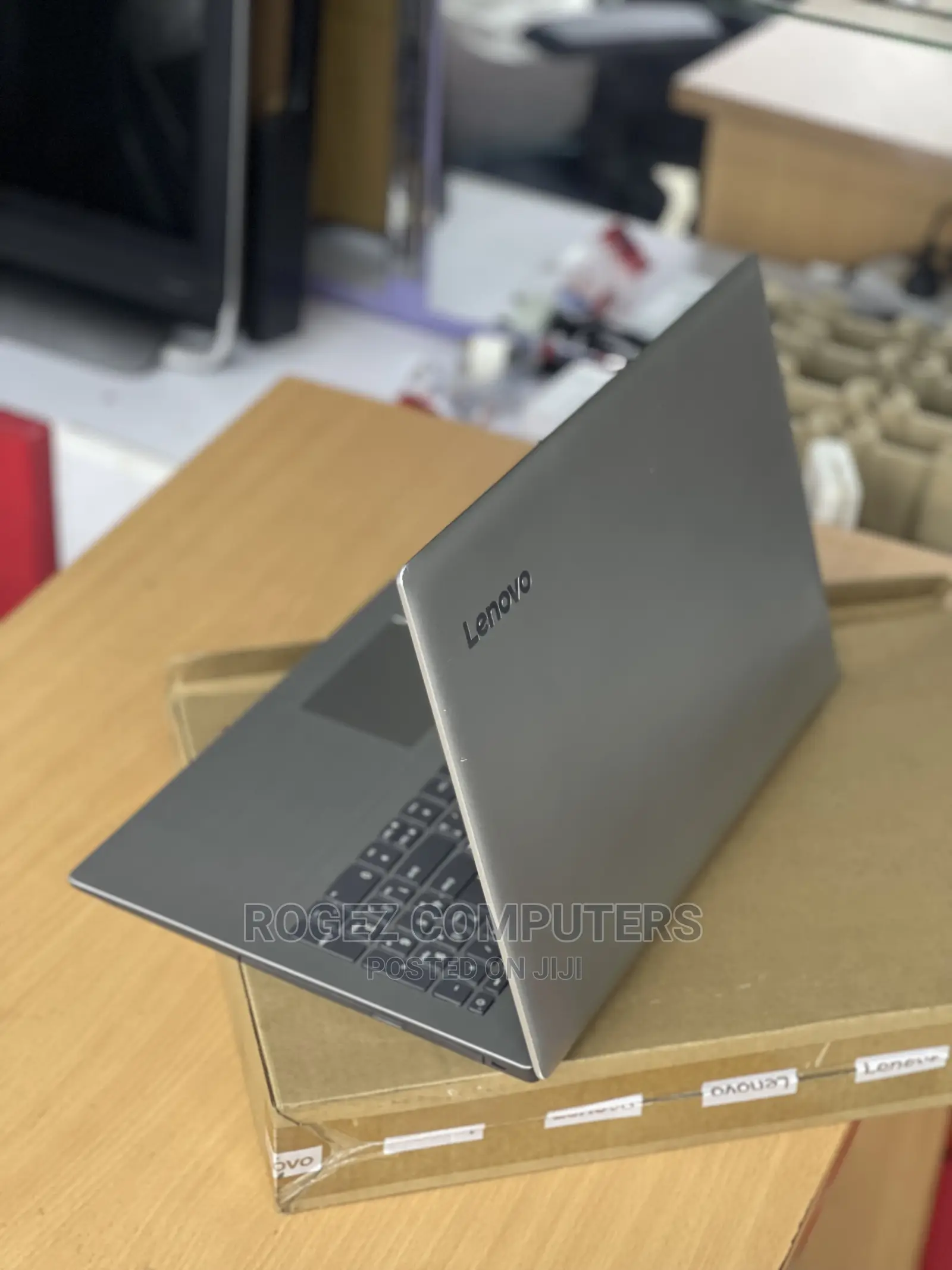 New Laptop Lenovo IdeaPad 330C 8GB Intel Core I5 HDD 1T