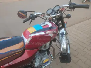 Bajaj Boxer 100 2018 Red