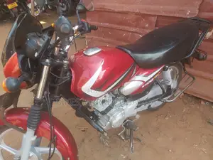 TVS HLX 125 2022 Red
