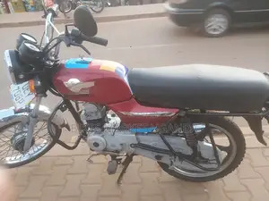 TVS HLX 125 2018 Red
