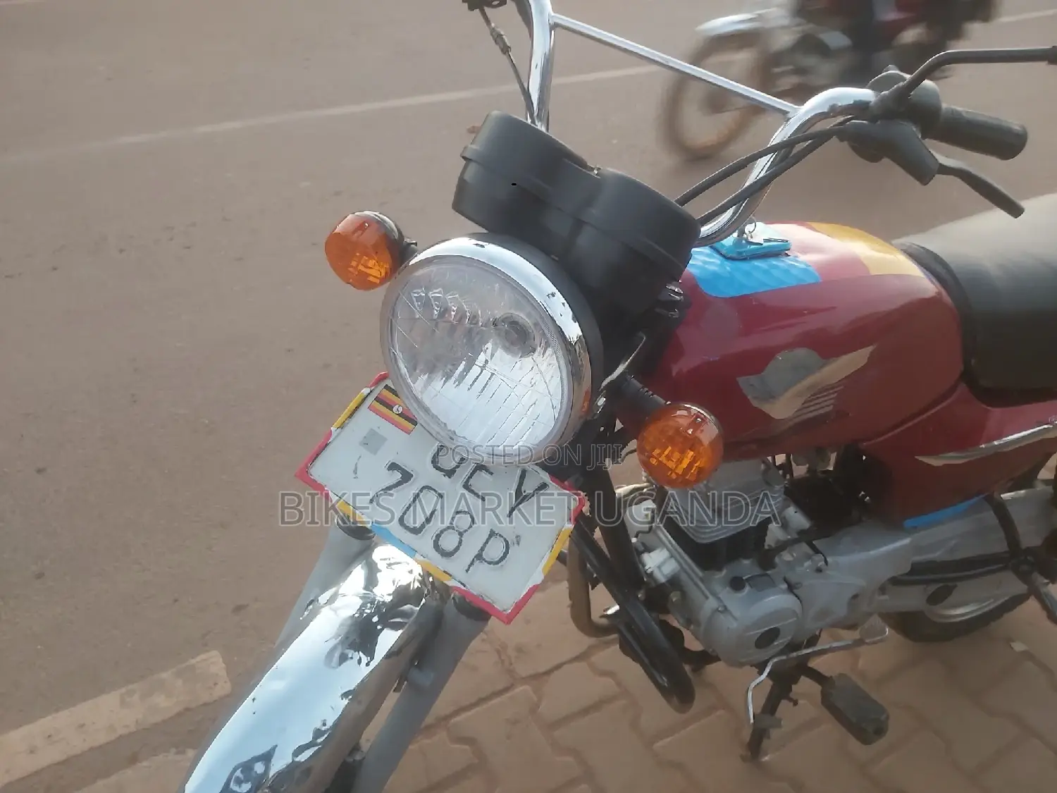 TVS HLX 125 2018 Red
