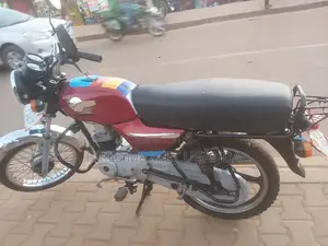 TVS HLX 125 2018 Red