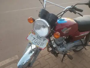 TVS HLX 125 2018 Red