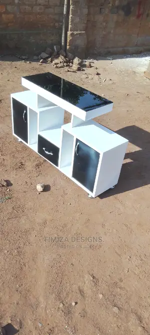 Nice TV Stand