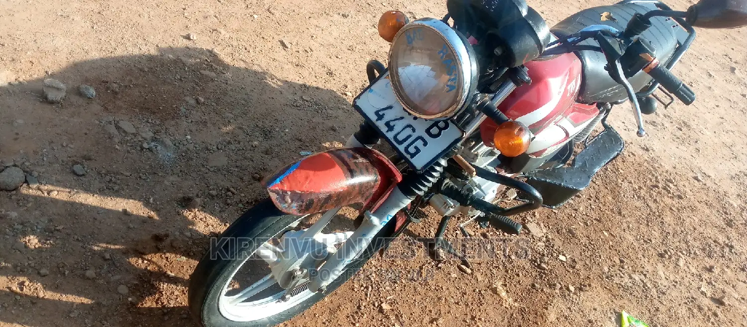 TVS HLX 125 2018 Red