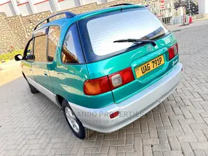 Toyota Ipsum 1999 Green