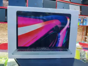New Laptop Apple MacBook Pro 2023 M2 8GB Intel Core i5 SSD 256GB