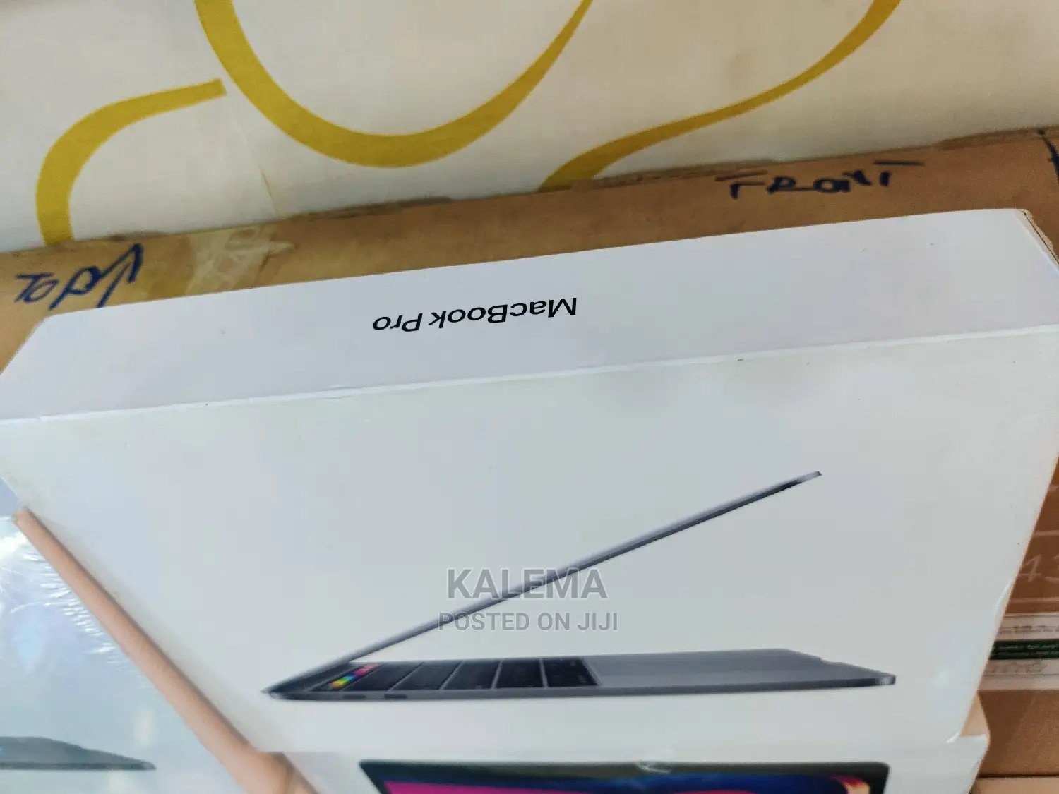 New Laptop Apple MacBook Pro 2020 16GB Intel Core i5 SSD 512GB