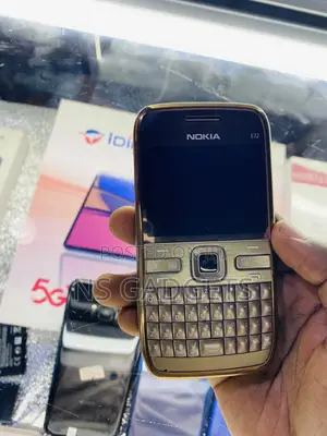Nokia E72 Gold
