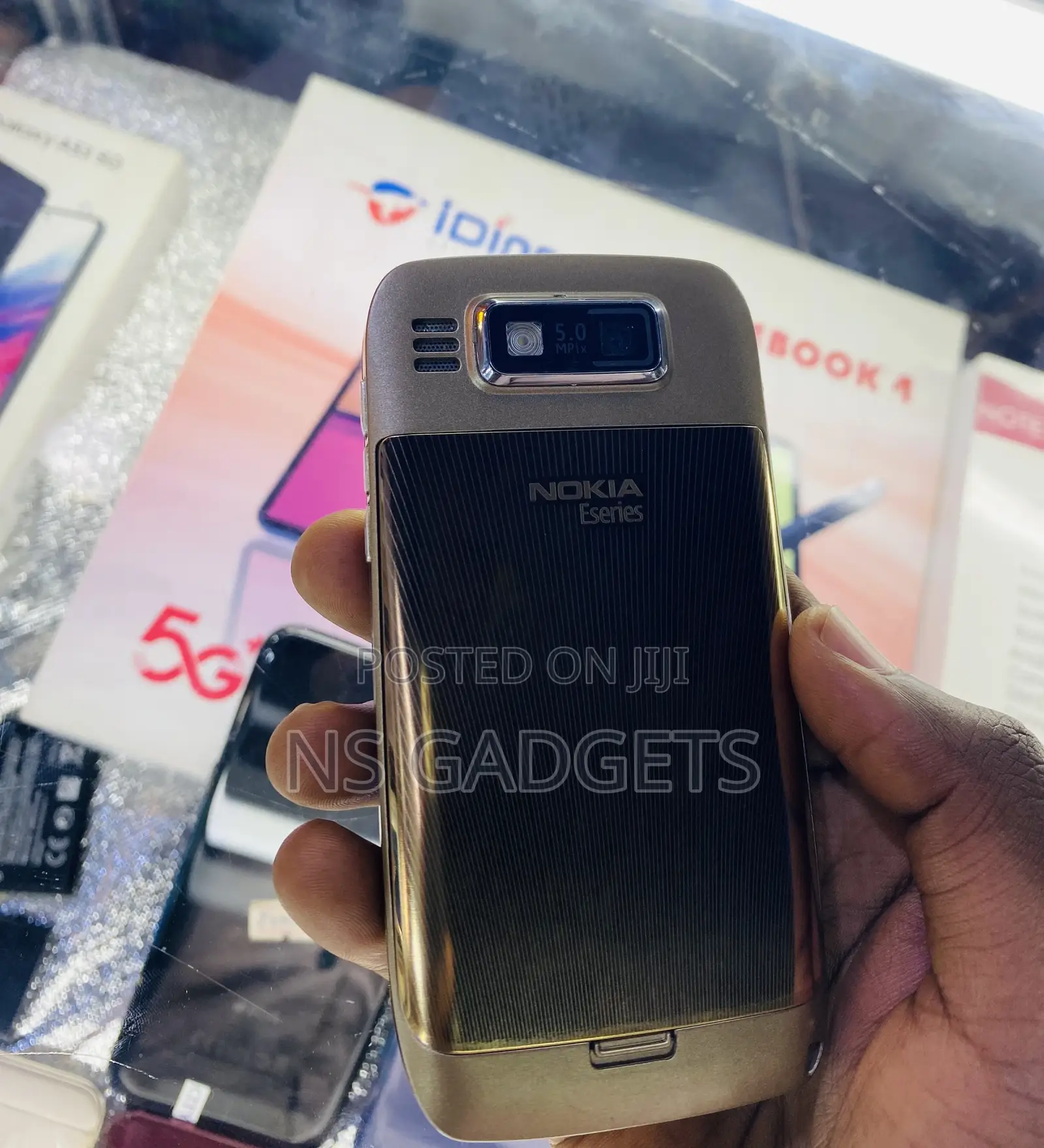 Nokia E72 Gold
