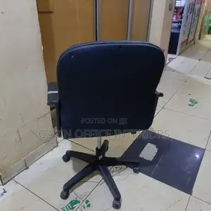 Leathered Short Back Chair