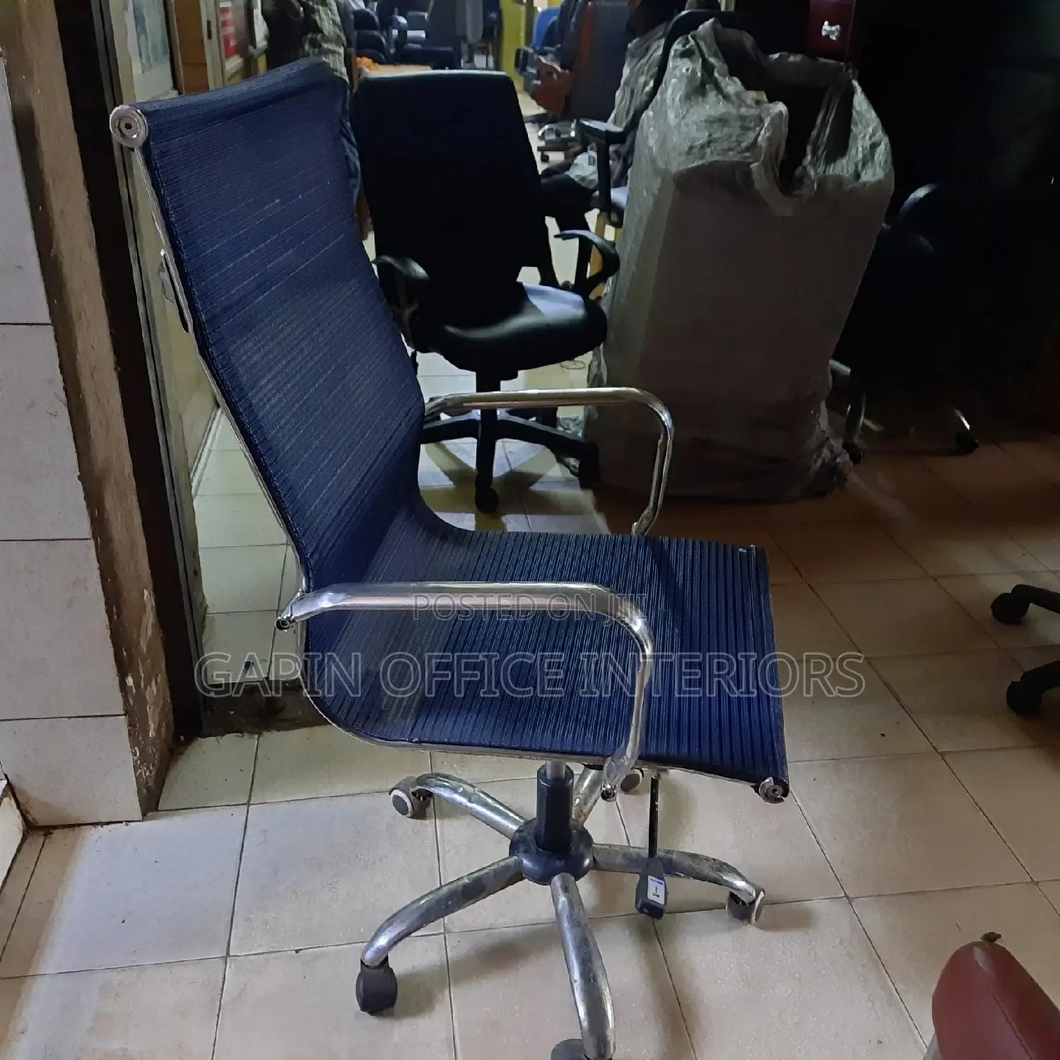 Long Back Blue Mesh Light Chair