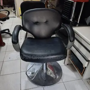 Short Saloon Chair
