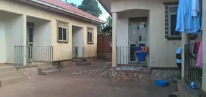 5bdrm House in Zana Ntebe Rd, Central Division for sale