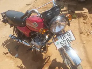Bajaj Boxer 100 2022 Red