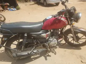Yamaha Crux 2018 Red
