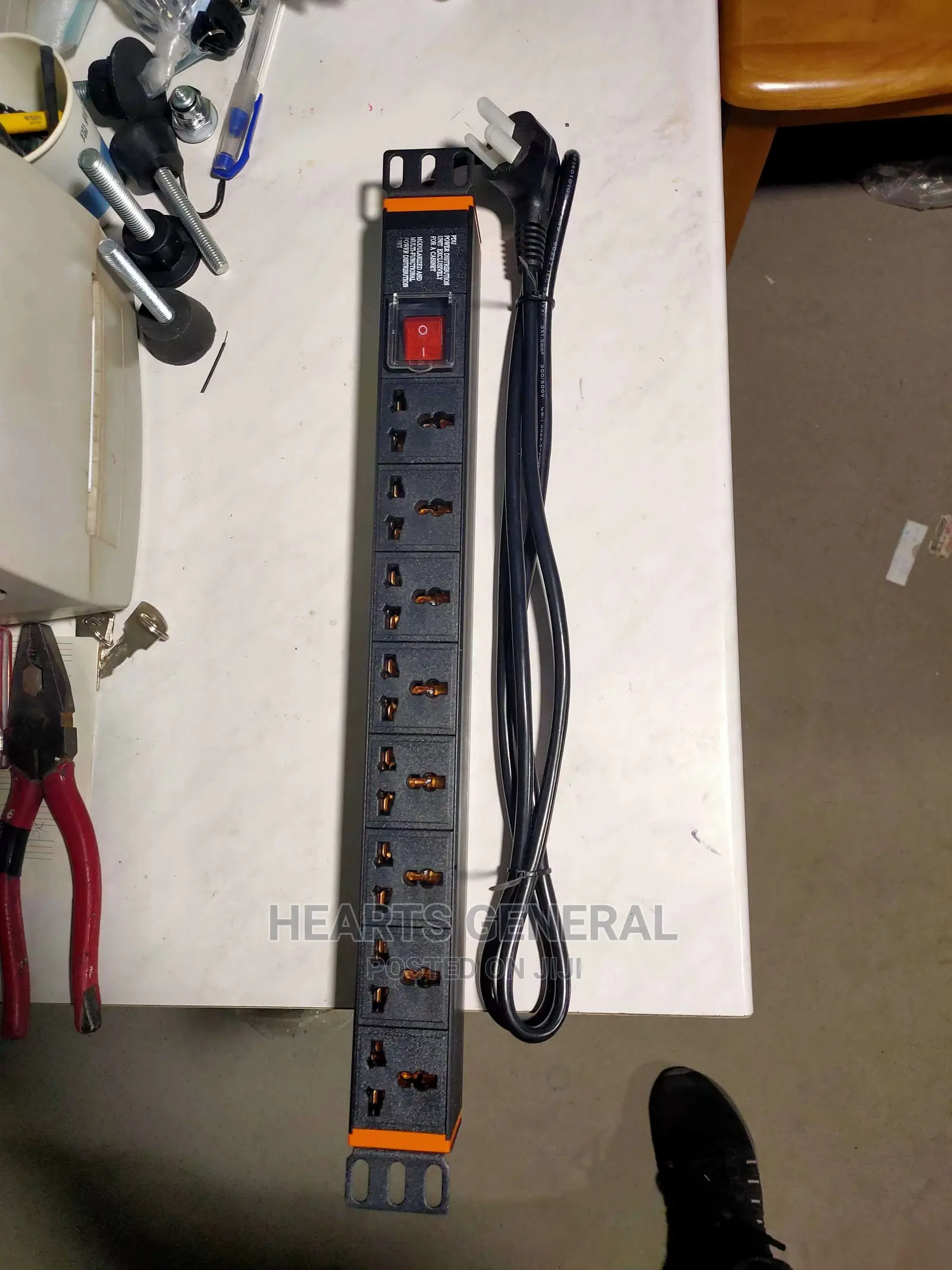 Heavy Duty Power Distribution Unit (Pdu) 8 Way