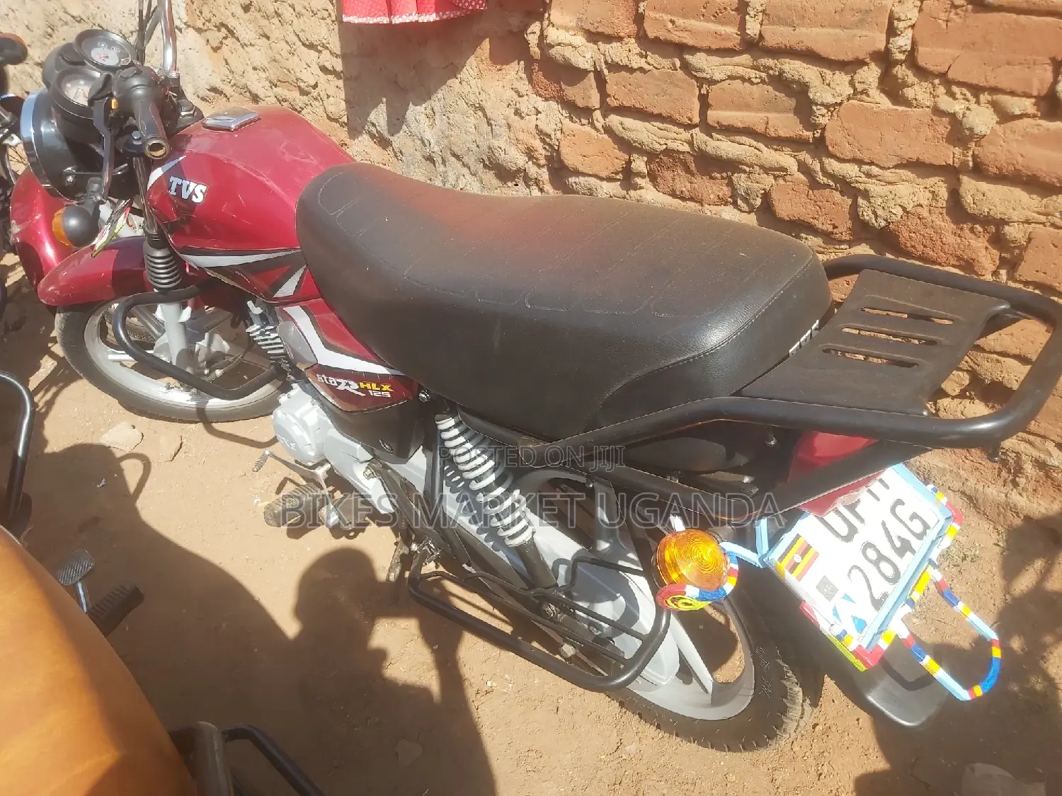 TVS HLX 125 2022 Red