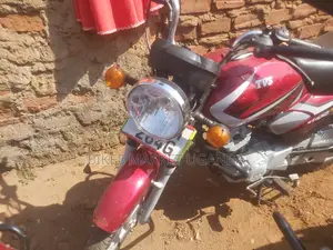 TVS HLX 125 2022 Red
