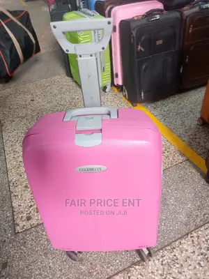 Vip Celebrity Honeymoon Plastic Suitcases.Medium.( Pink)