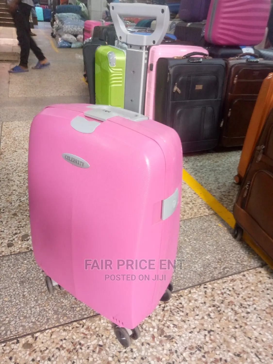 Vip Celebrity Honeymoon Plastic Suitcases.Medium.( Pink)