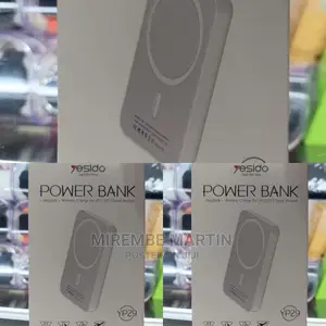 iPhone Battery Pack in White