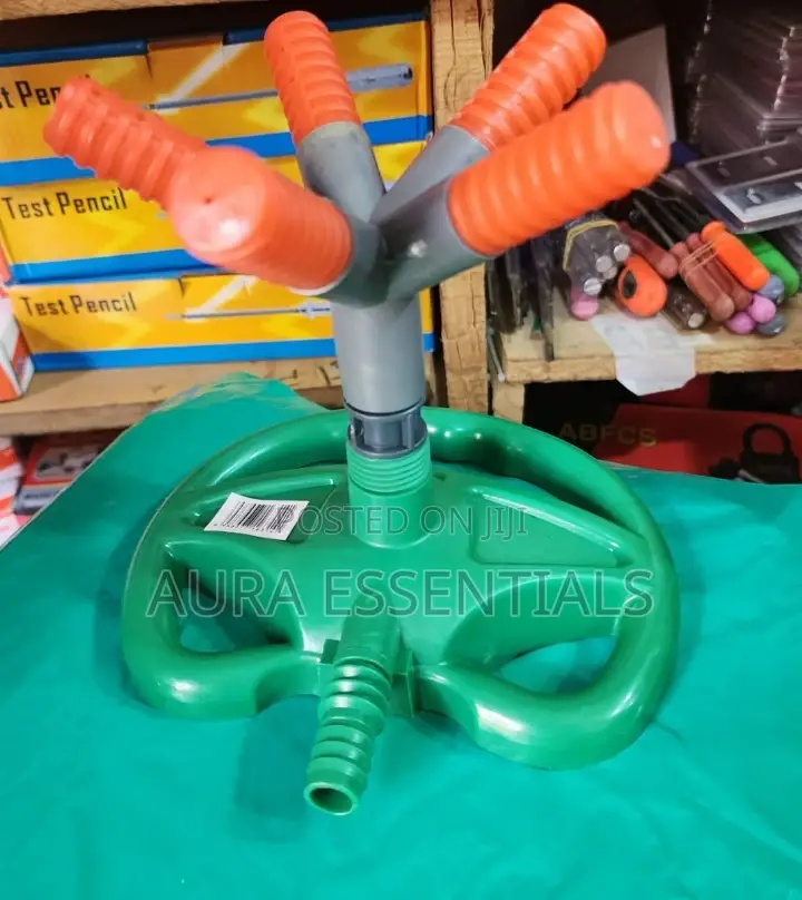 Anti- Leak Adjustable Plastic 360 Rotating Water Sprinkler