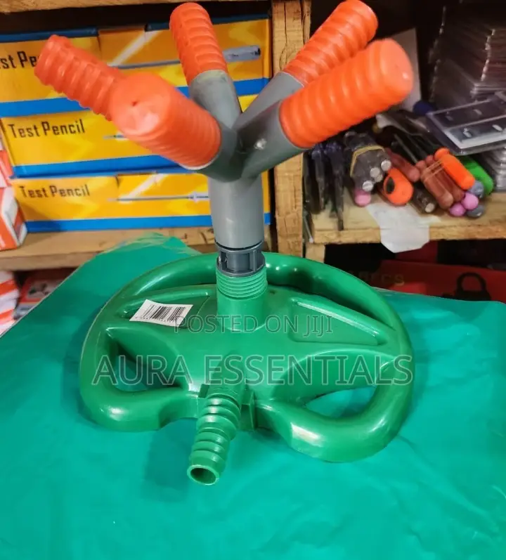 Anti- Leak Adjustable Plastic 360 Rotating Water Sprinkler
