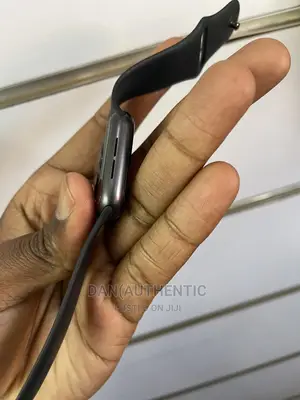 Apple Watch Series Se 44mm Used About 4 Months