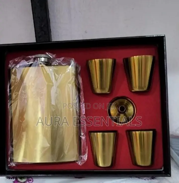 Whisky Hip Flask Set Gold