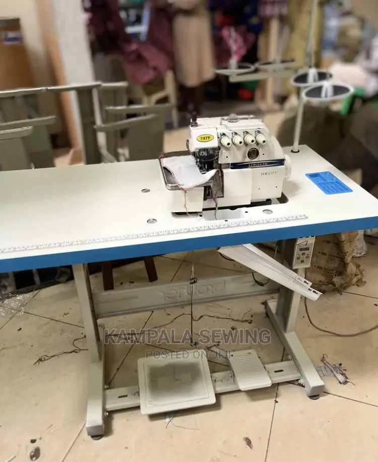 Industrial Overlock Sewing Machine