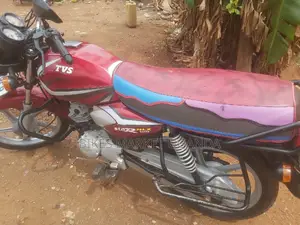 TVS HLX 125 2022 Red