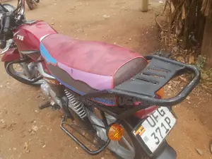 TVS HLX 125 2022 Red