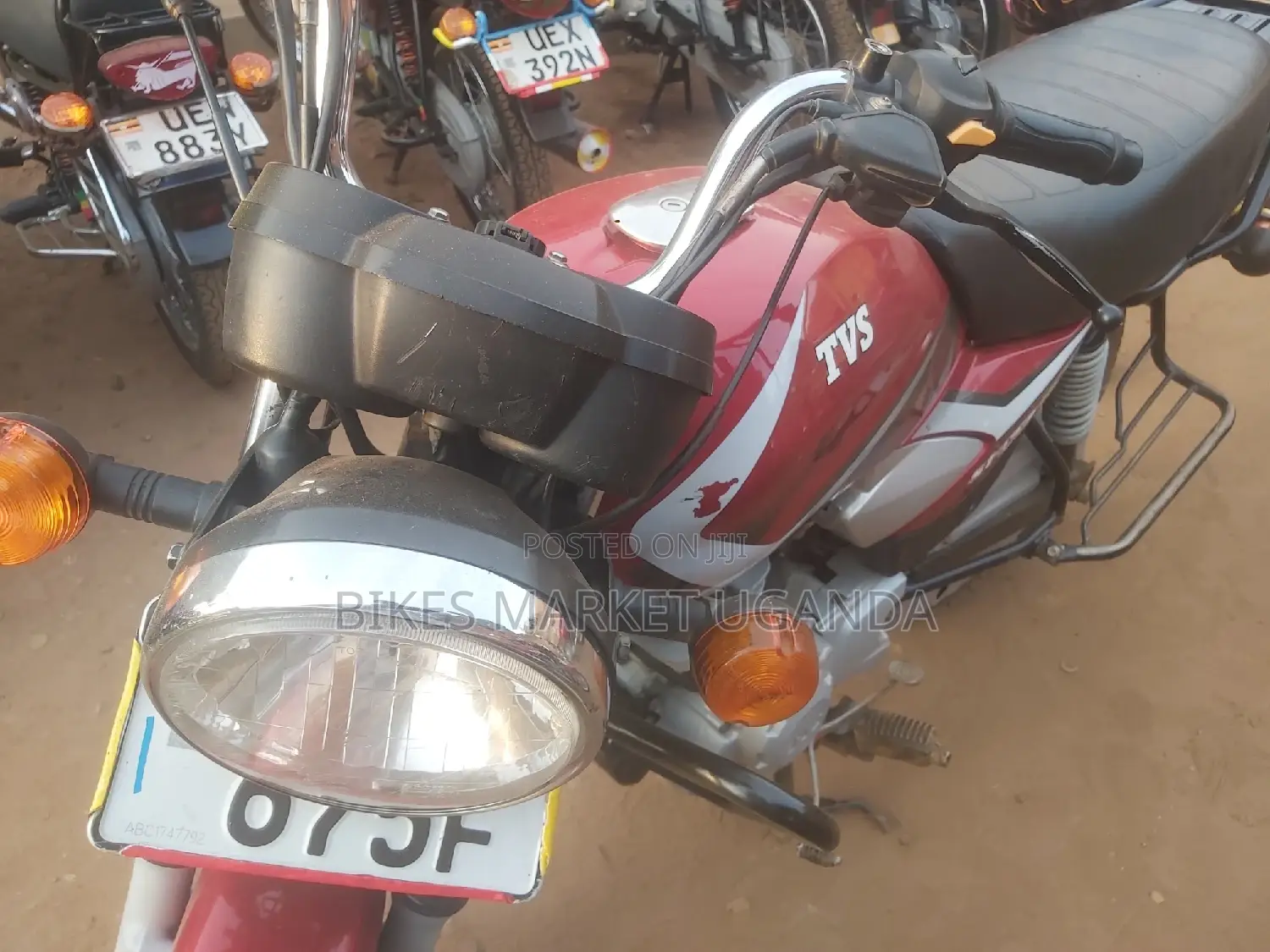 TVS HLX 125 2022 Red