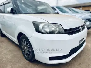 Toyota Corolla Rumion Hatchback 1.5 FWD 2010 Off white